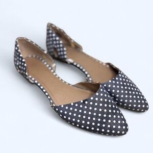 GAP Pointed Navy and White D’Orsay Flats